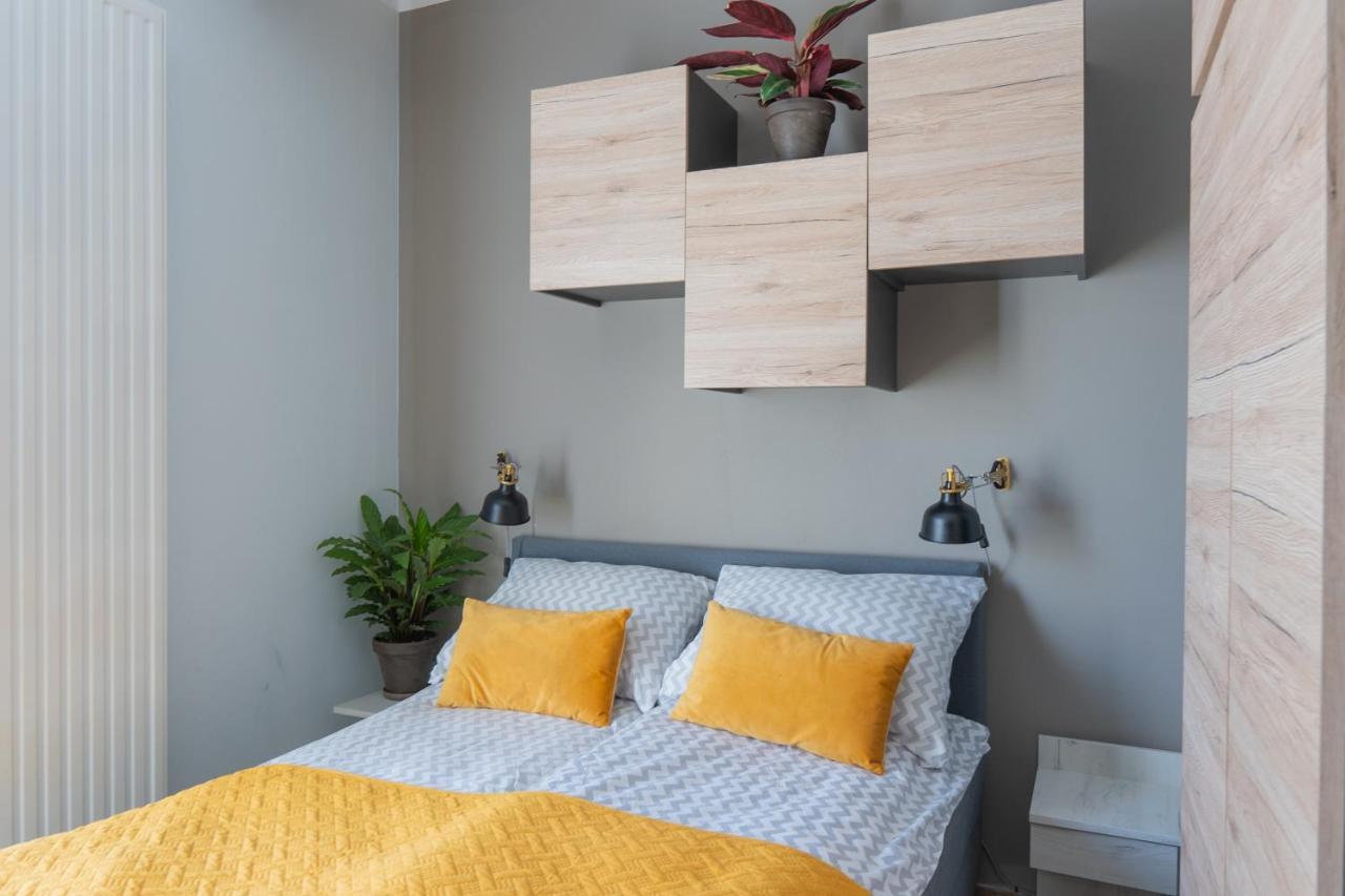 Moon Apartment