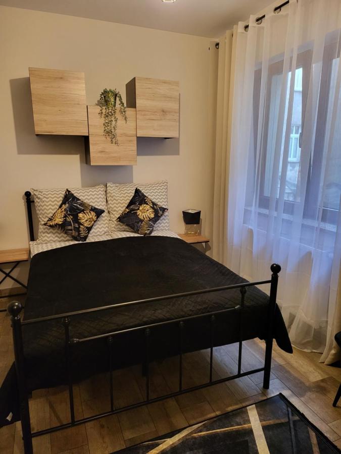 Moon Apartment