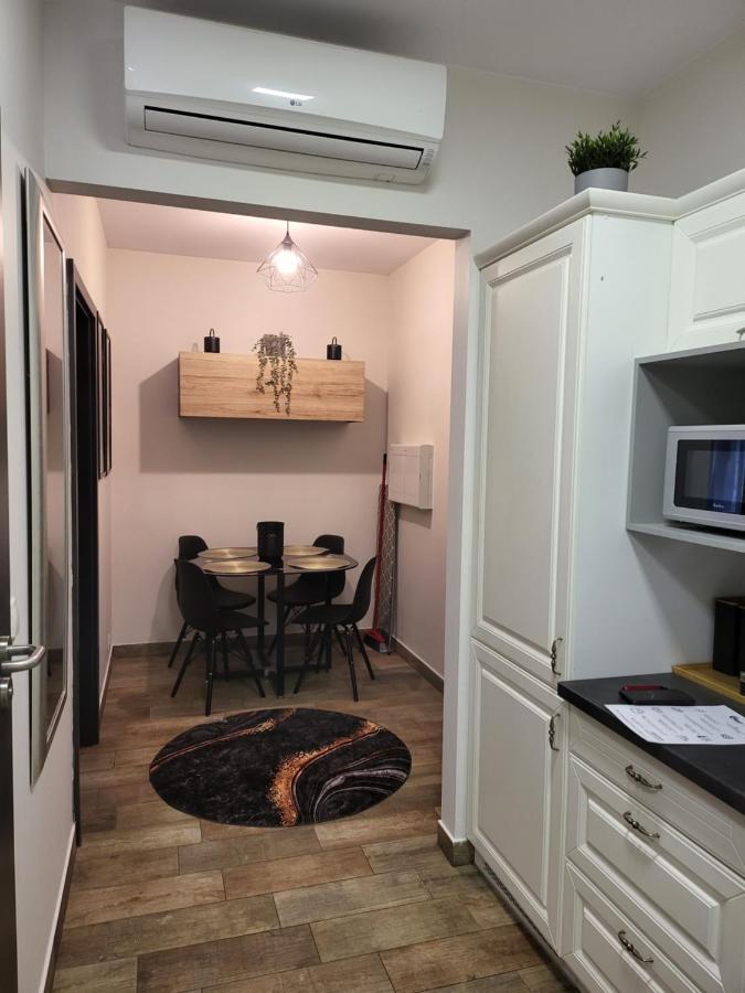 Moon Apartment *